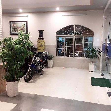 Huyen Tran Hotel Can Tho Exterior photo